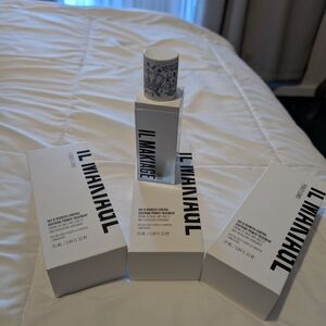 IL MAKIAGE White and Black Skincare Serum Bottle